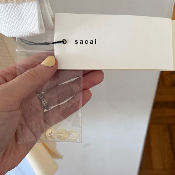 Sacai White Jacket with Black Trim Label Detail - Picture 3 of 8